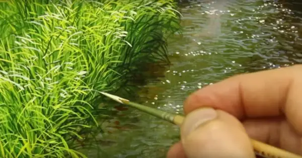 Un pennello finemente dipinge erba verde brillante e acqua scintillante, creando un paesaggio sereno.
